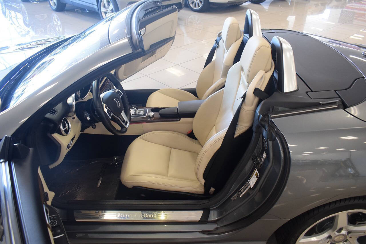 Used 2016 Mercedes-Benz SLK 300 image 33