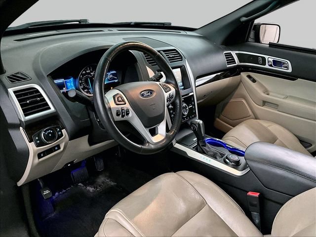 Used 2015 Ford Explorer Limited w/ Equipment Group 302A AWD/4WD image 13