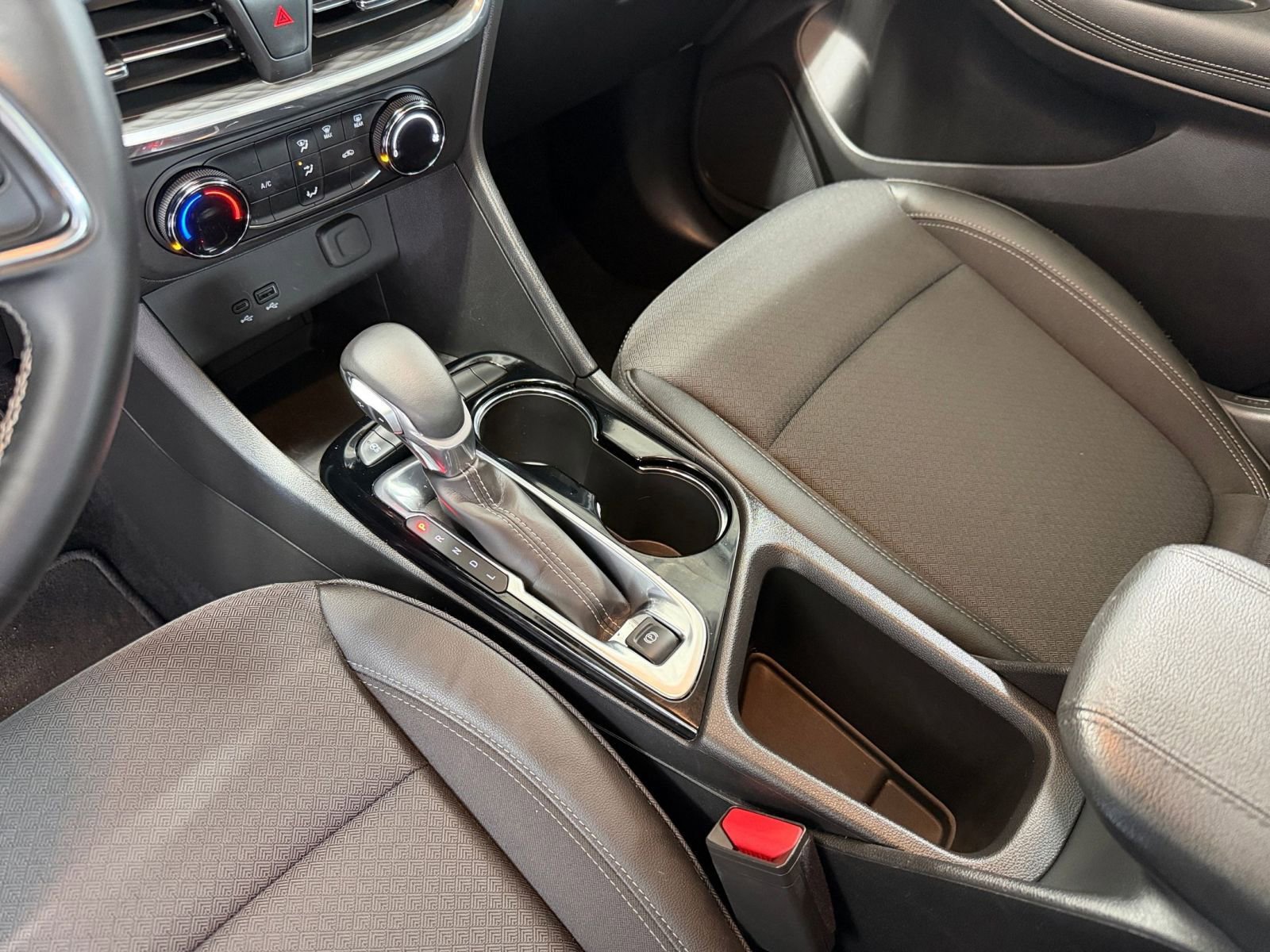 Used 2025 Buick Encore GX Preferred image 39