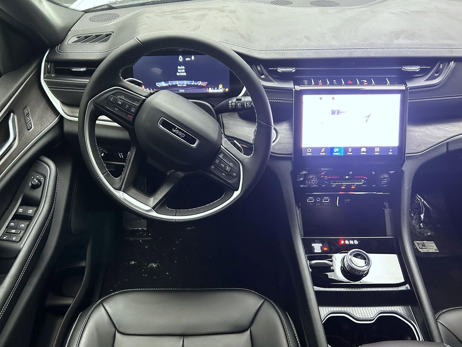 New 2025 Jeep Grand Cherokee Limited image 12