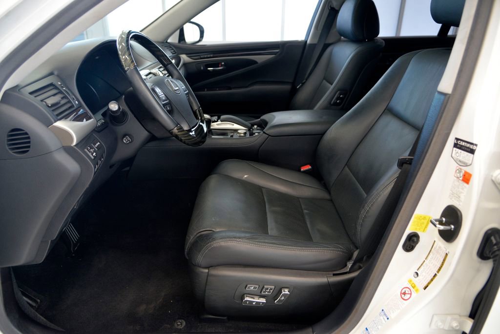 Used 2017 Lexus LS 460 AWD w/ Comfort Package image 15