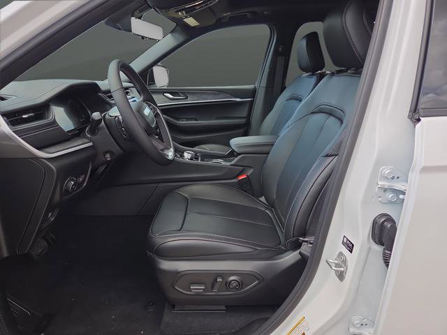 New 2025 Jeep Grand Cherokee Limited w/ Luxury Tech Group II image 4