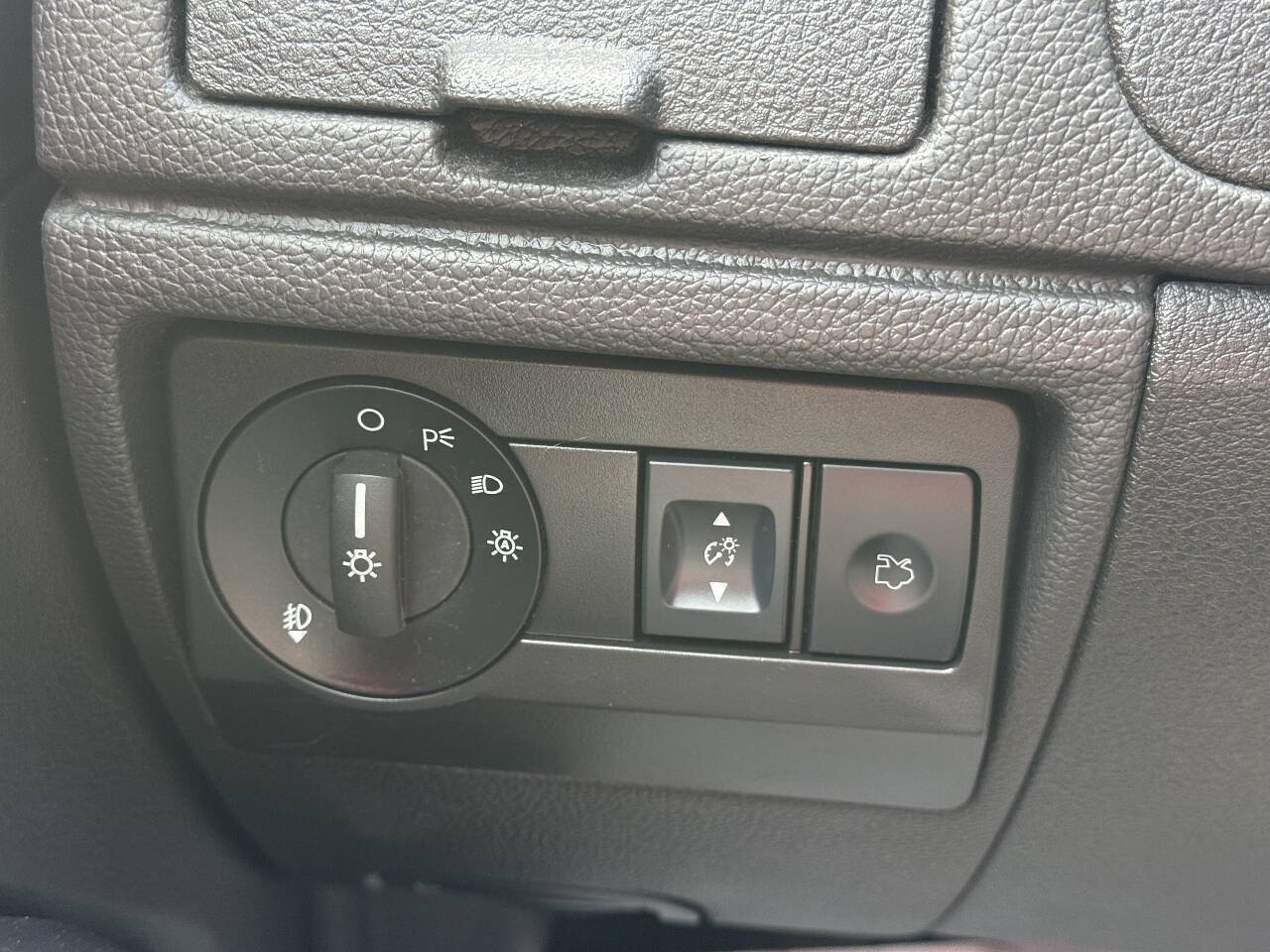 Used 2012 Ford Fusion SEL AWD/4WD image 9