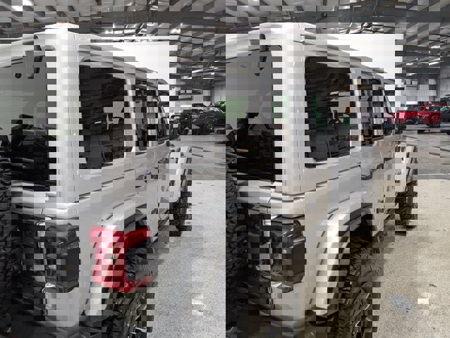 Used 2024 Jeep Wrangler Unlimited Rubicon 392 image 3