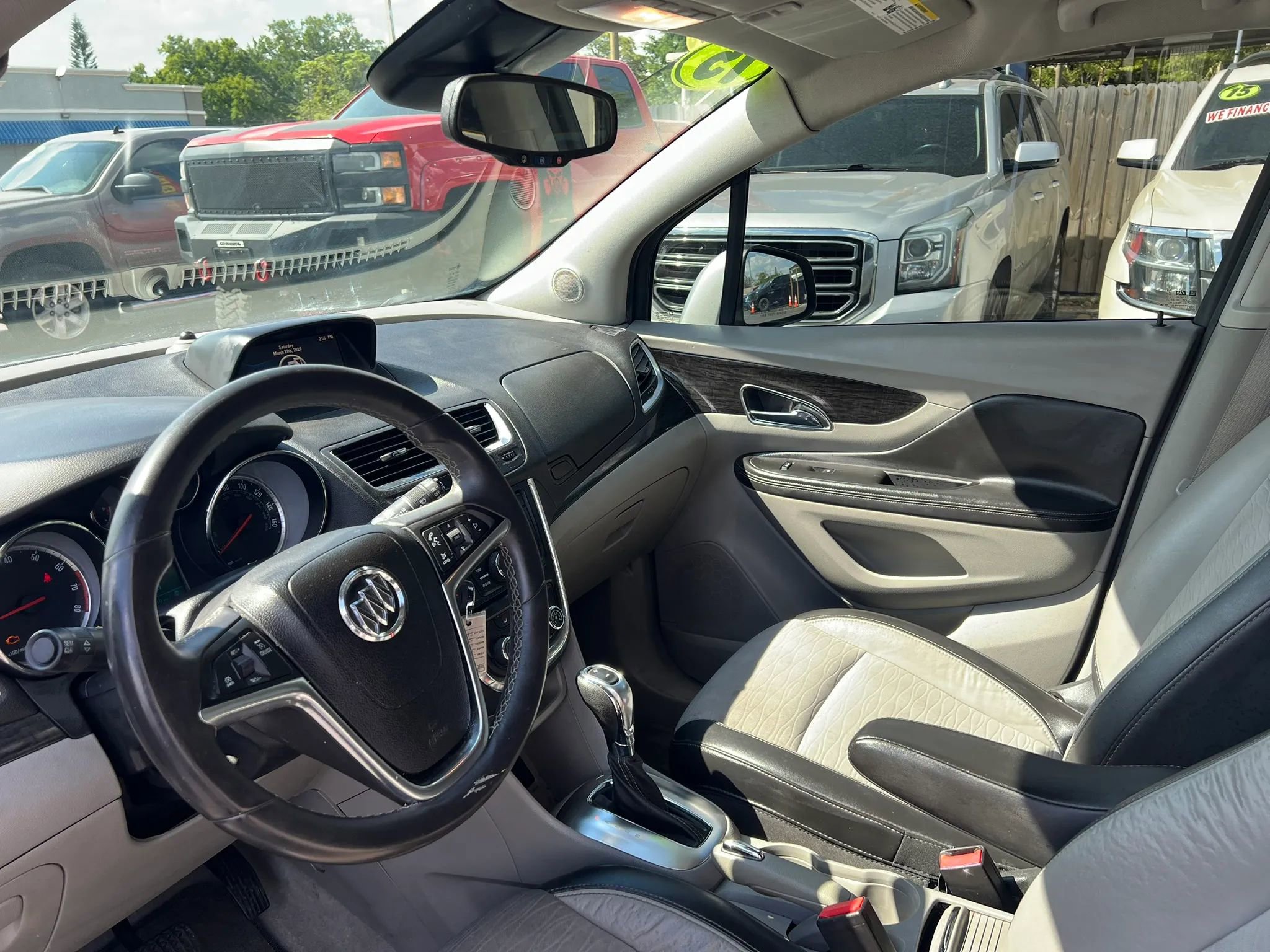 Used 2015 Buick Encore FWD image 9