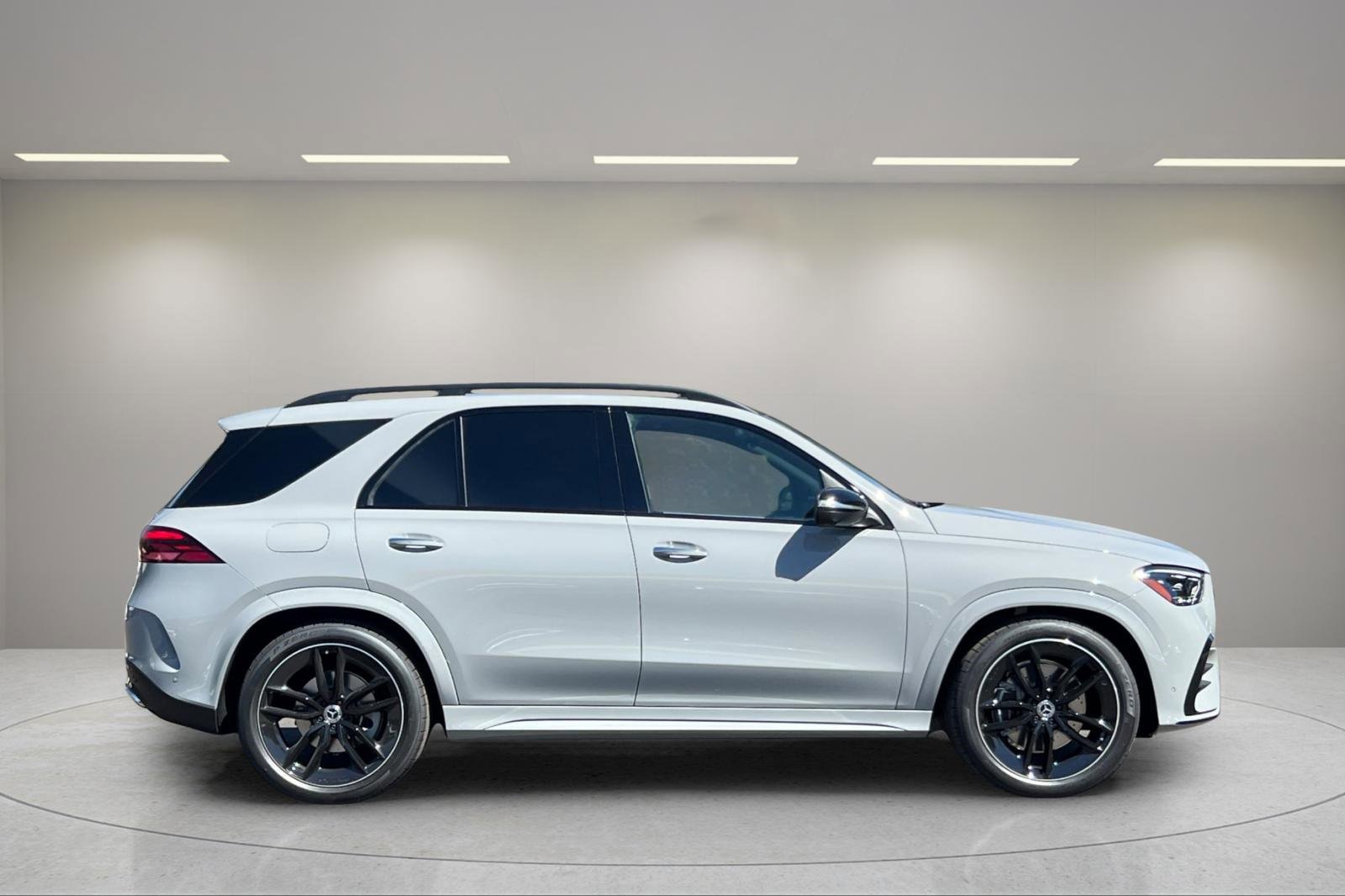 New 2026 Mercedes-Benz GLE 450 4MATIC image 3