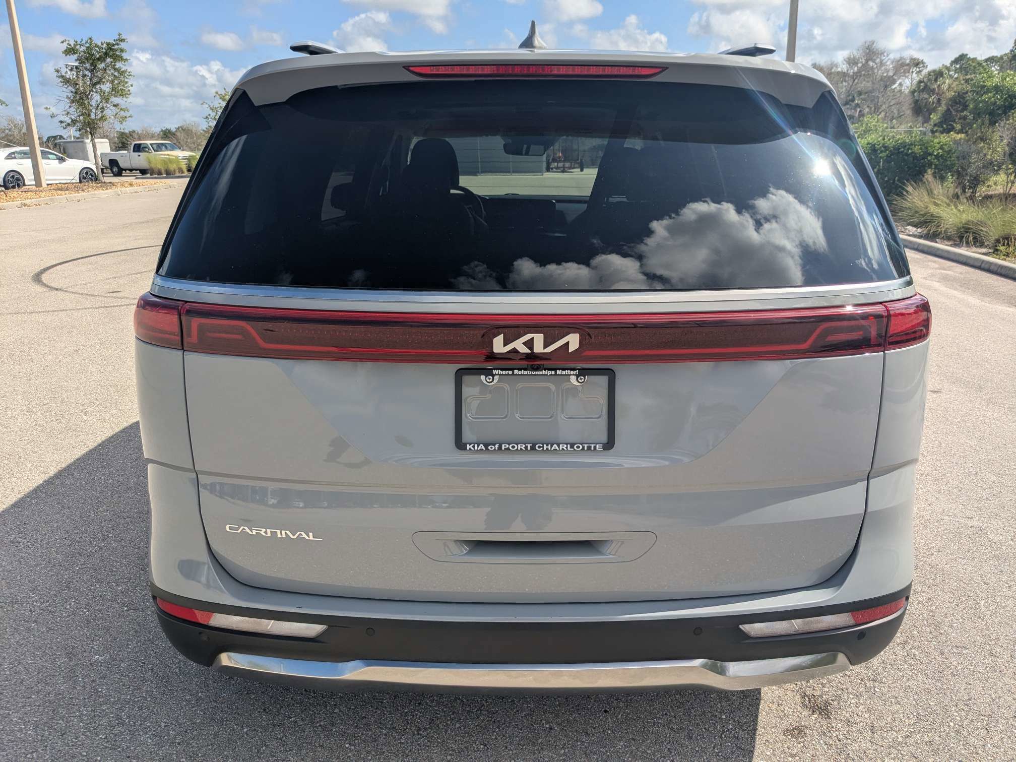 Used 2023 Kia Carnival SX Prestige FWD image 6