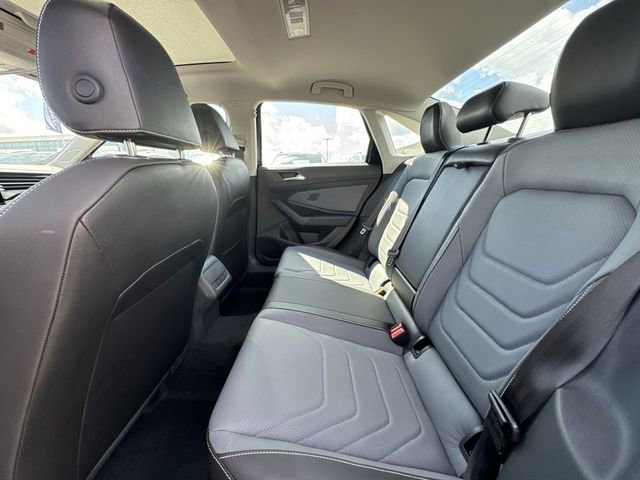 New 2025 Volkswagen Jetta SEL image 9
