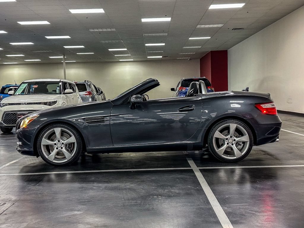 Used 2012 Mercedes-Benz SLK 350 image 4