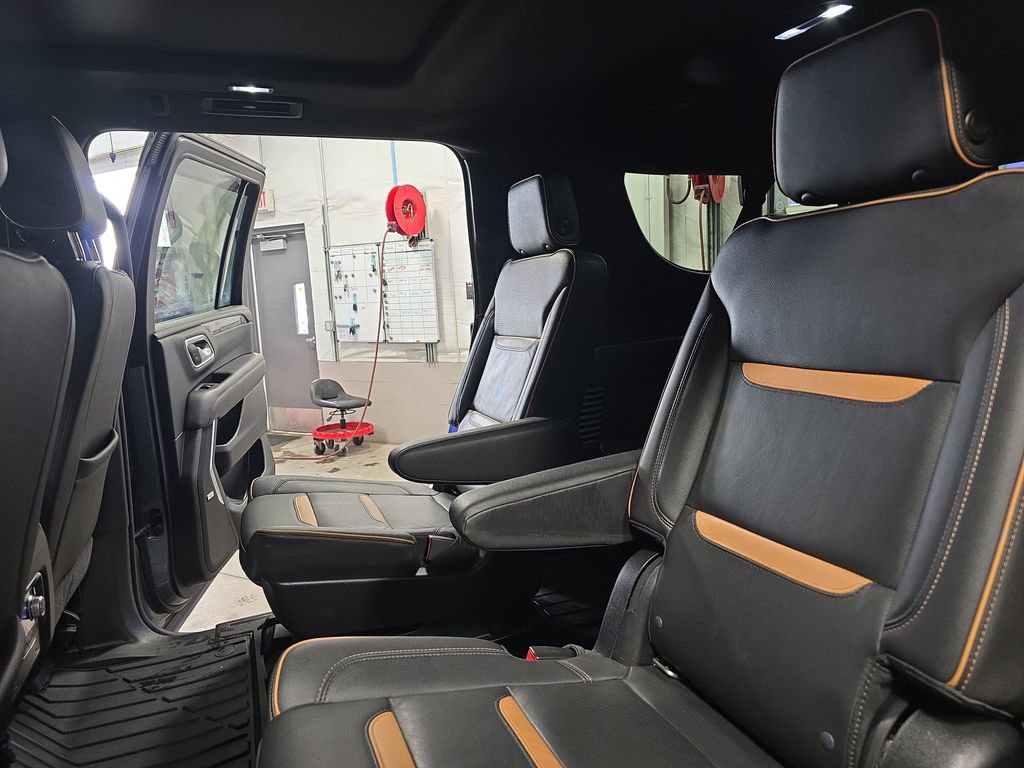 Used 2021 GMC Yukon XL AT4 image 15