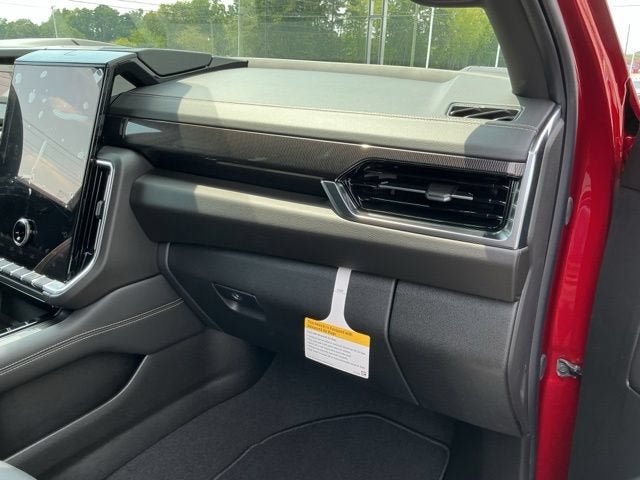 New 2026 GMC Yukon Elevation w/ Elevation Premium Package AWD/4WD image 19