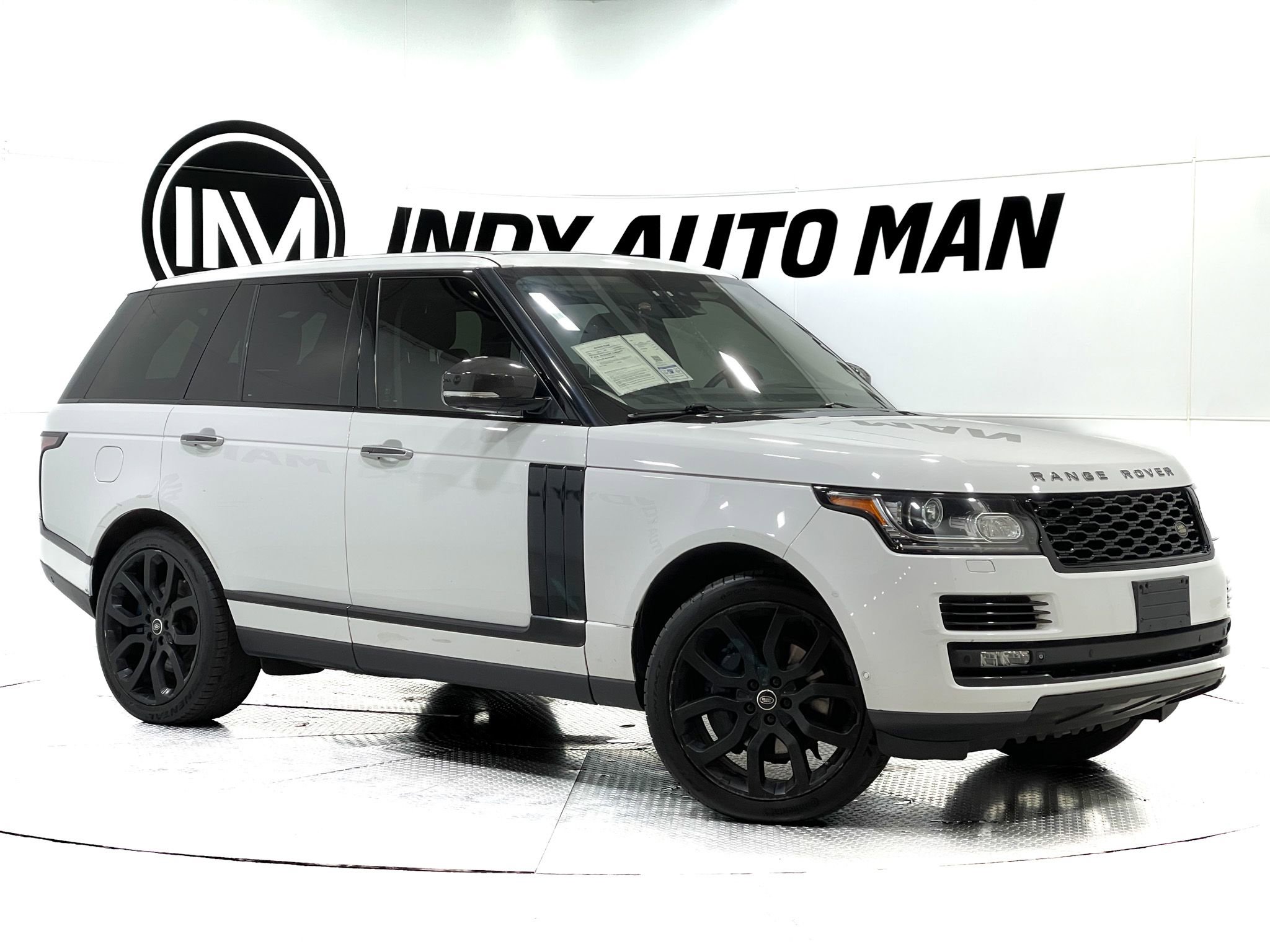 Used 2015 Land Rover Range Rover Supercharged AWD/4WD image 2
