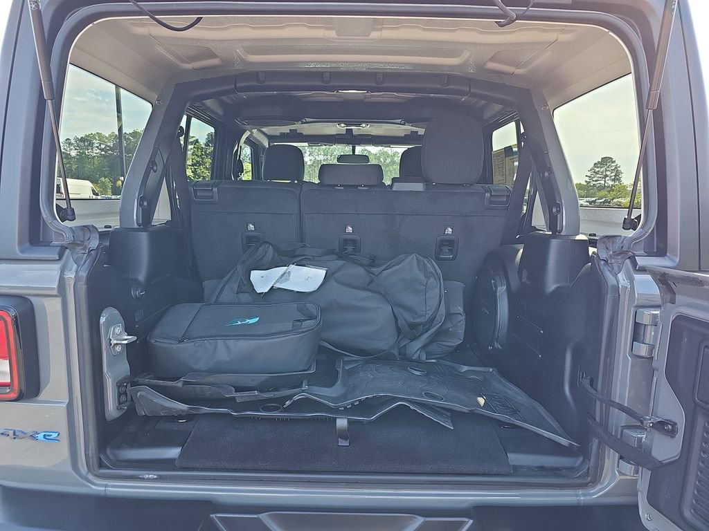 Used 2023 Jeep Wrangler Unlimited w/ Cold Weather Group image 16