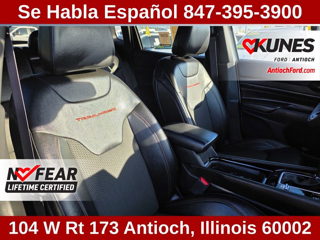 Used 2025 Jeep Compass Trailhawk AWD/4WD image 39
