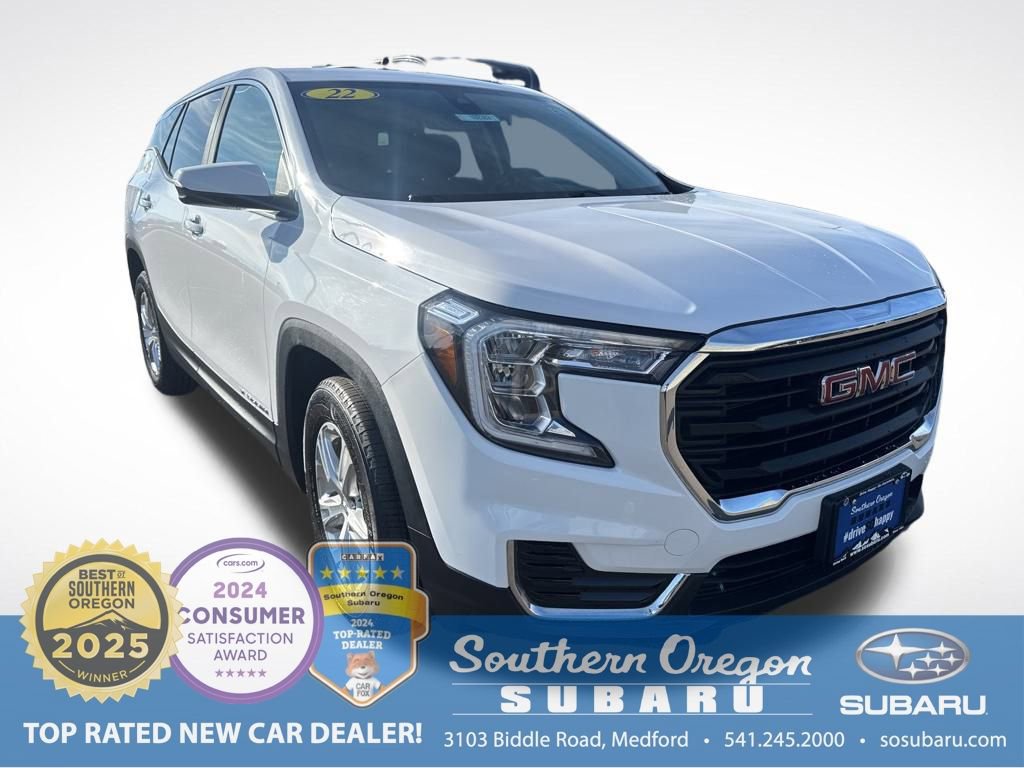 Used 2022 GMC Terrain SLE image 1