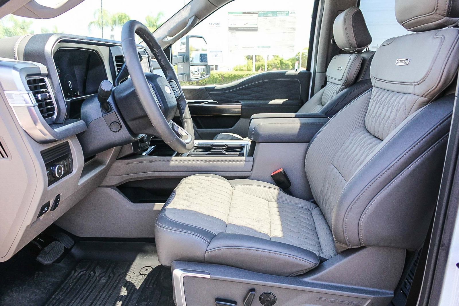 New 2025 Ford F350 Platinum w/ Platinum Plus Package image 19