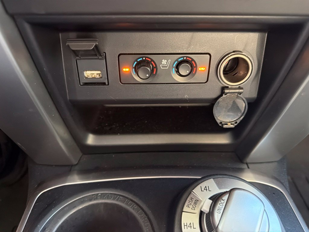 Used 2022 Toyota 4Runner Limited AWD/4WD image 12