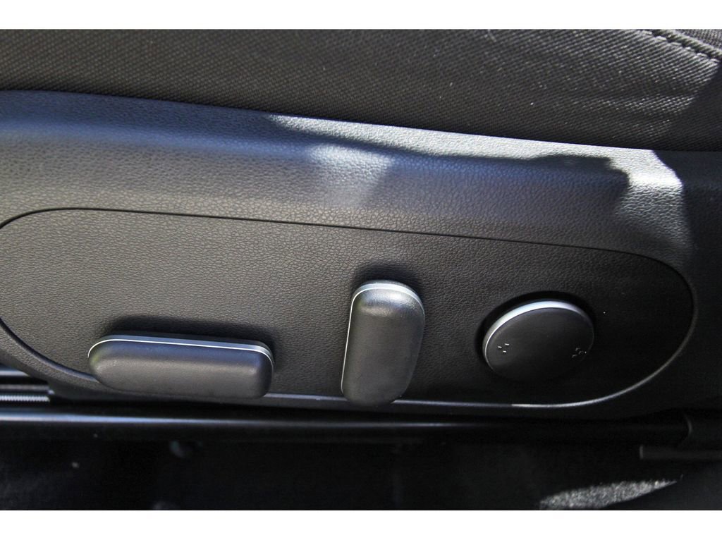 Used 2025 Hyundai Kona SEL image 26