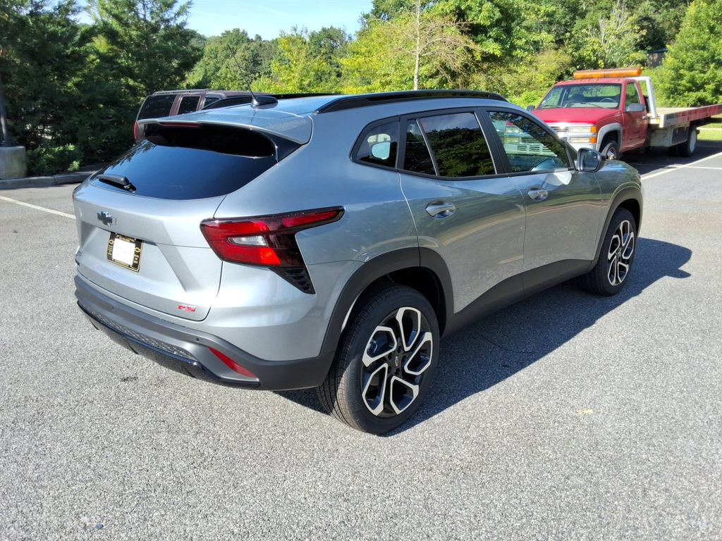 New 2026 Chevrolet Trax RS w/ Driver Confidence Package FWD image 5