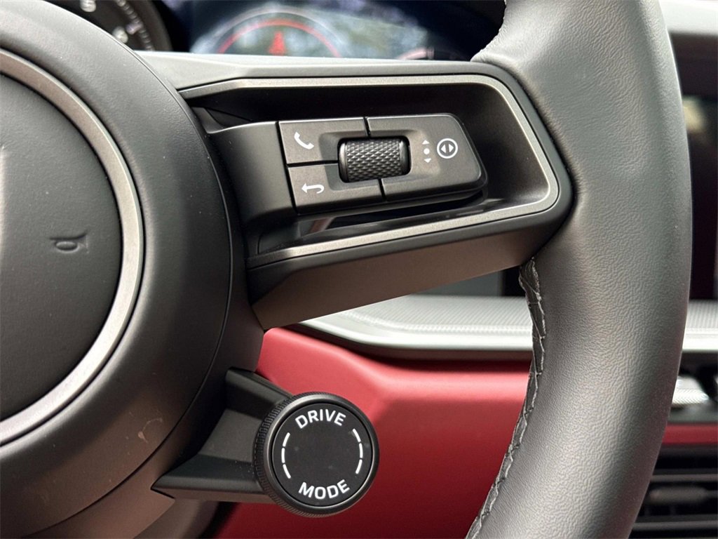 Used 2024 Porsche 911 Carrera S image 18