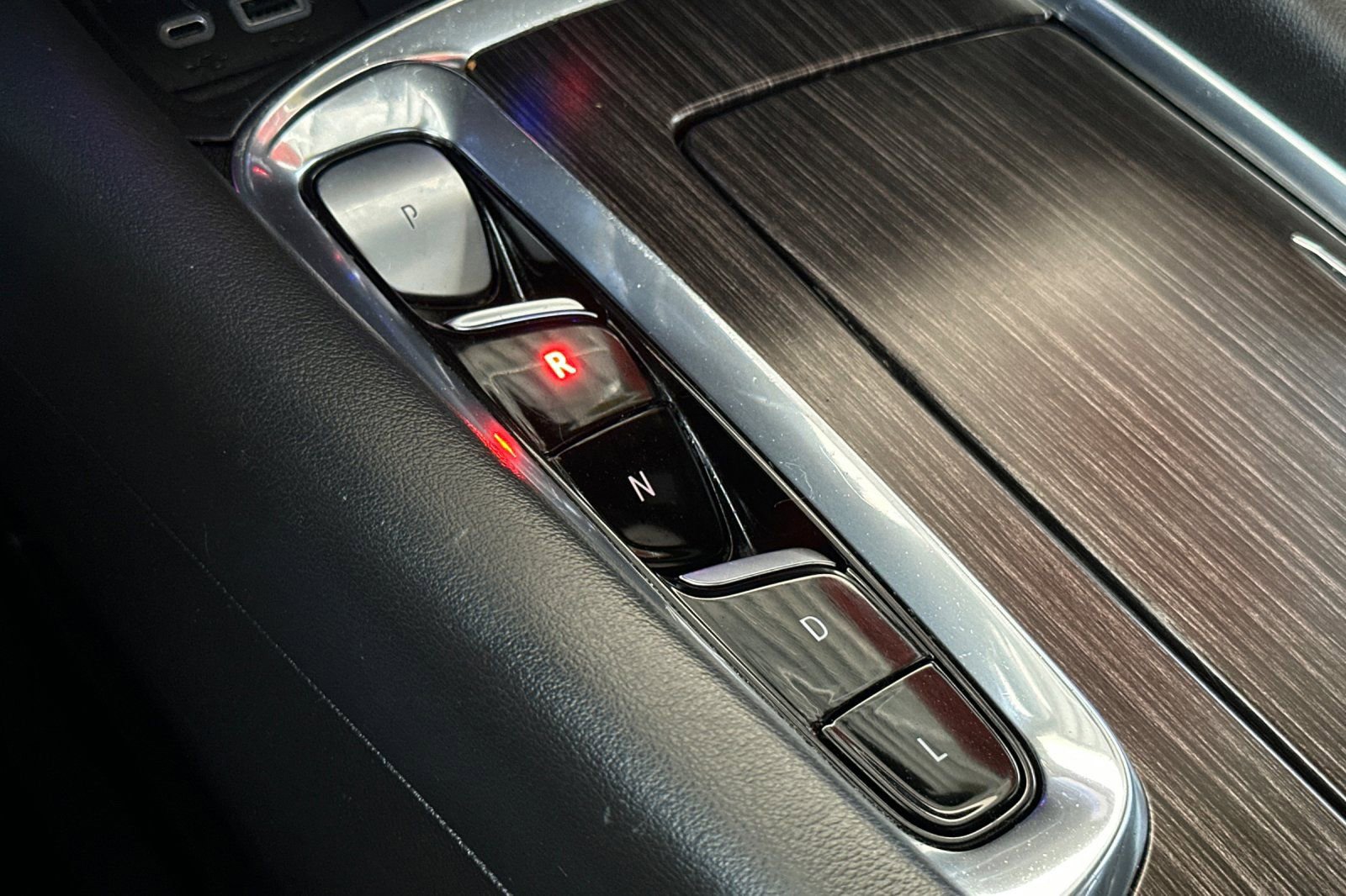 Used 2023 Buick Enclave Avenir w/ Avenir Technology Package image 30