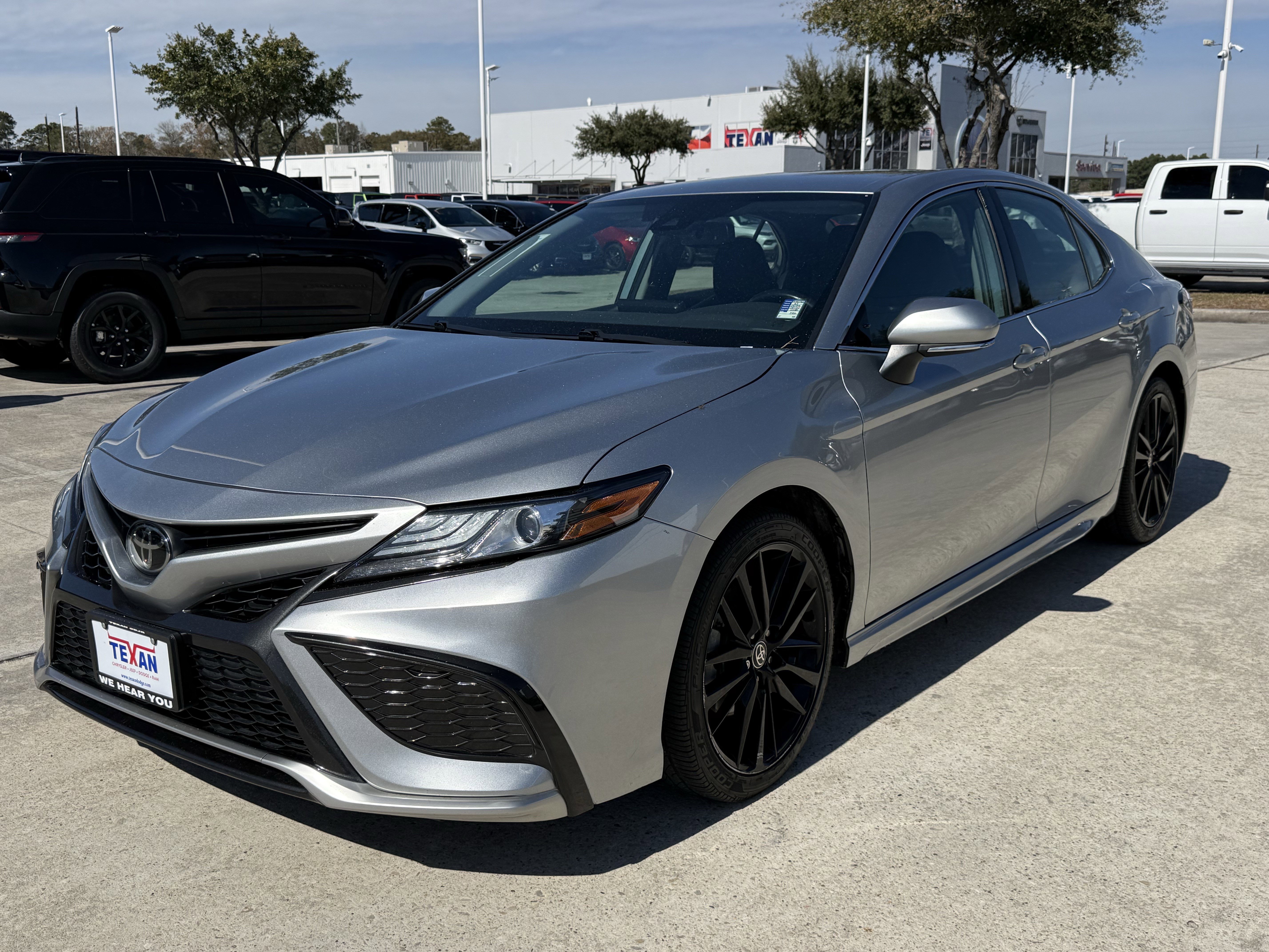 Used 2023 Toyota Camry XSE image 9