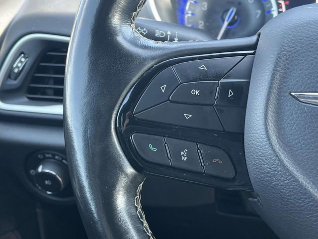 Used 2020 Chrysler Pacifica Touring-L w/ Advanced Safetytec Group image 27