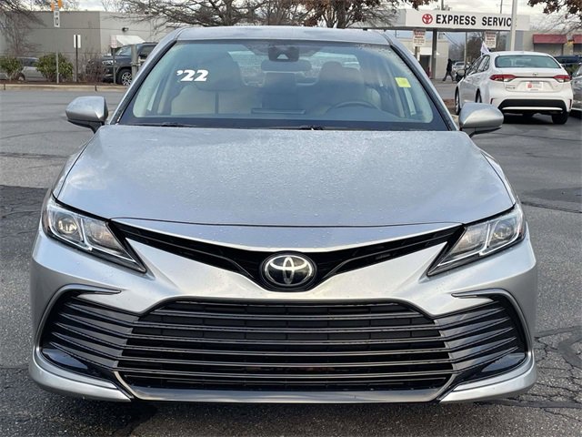 Used 2022 Toyota Camry LE image 9