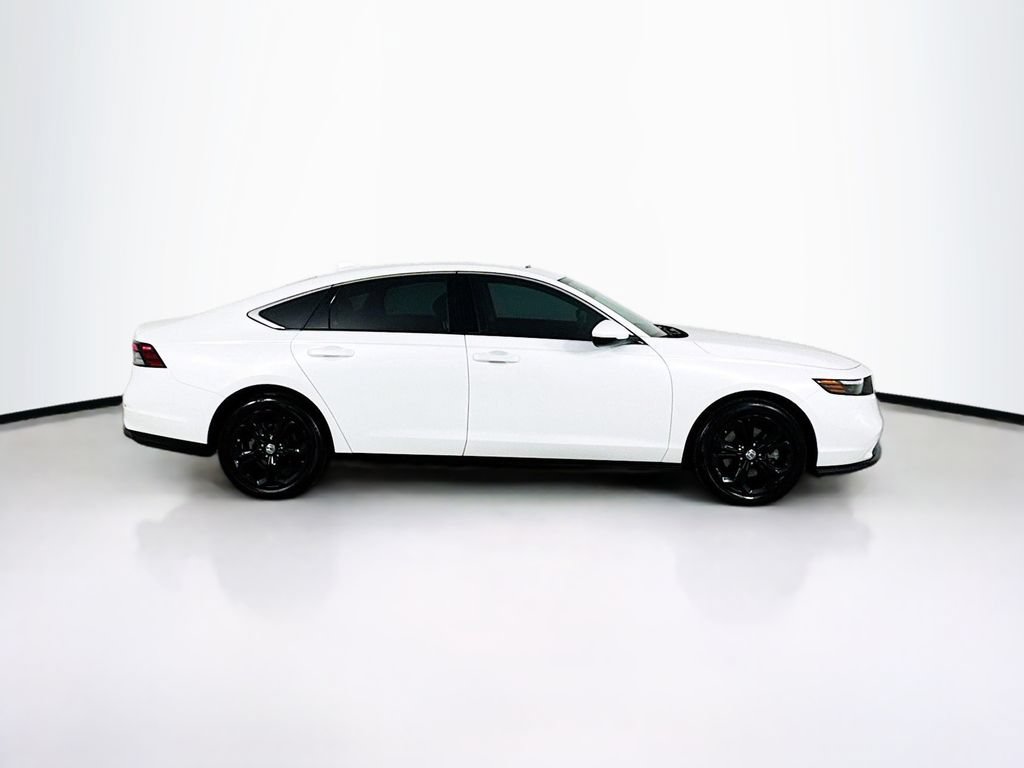 Used 2024 Honda Accord EX-L image 9
