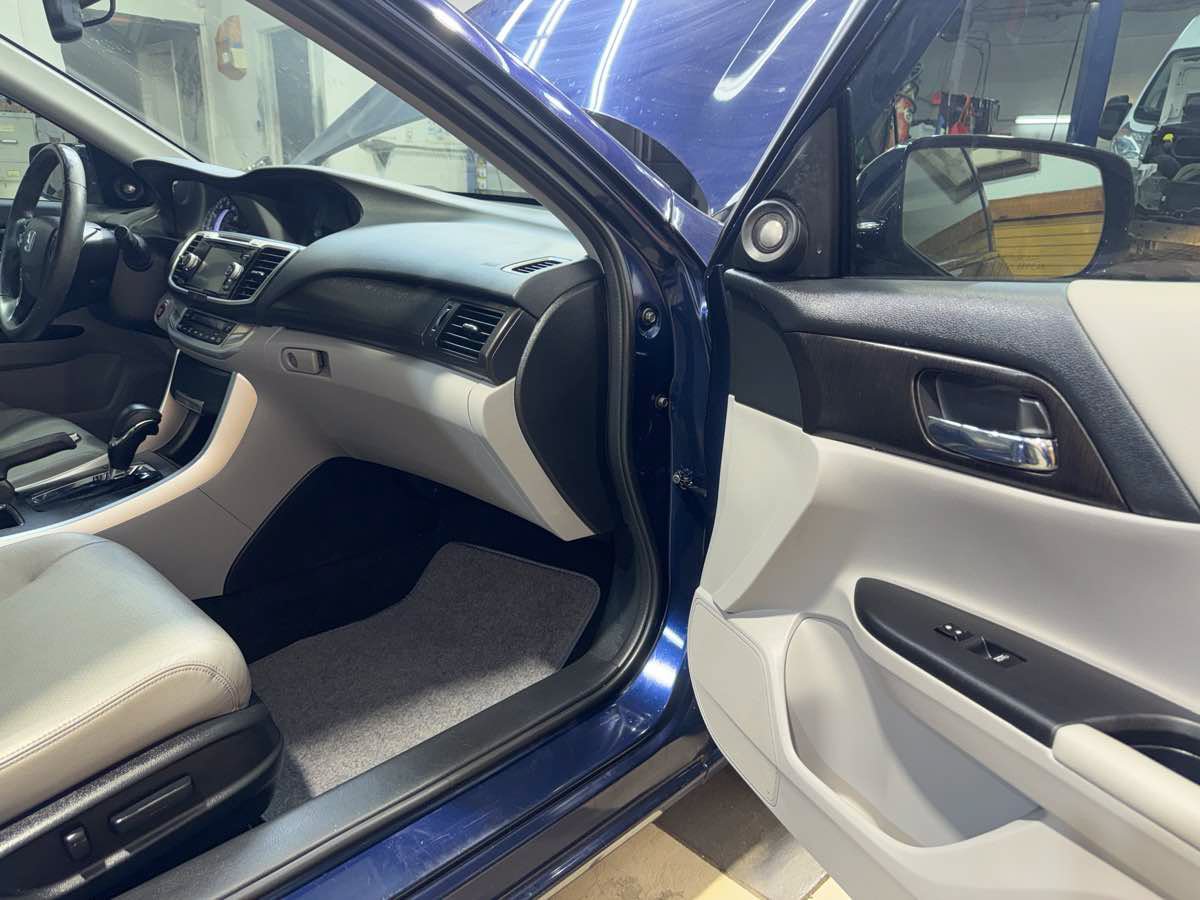 Used 2015 Honda Accord EX-L image 28