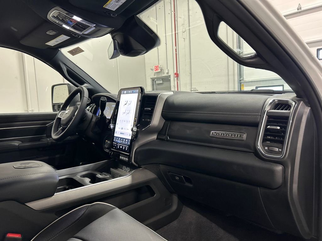 New 2025 RAM 2500 Laramie AWD/4WD image 34