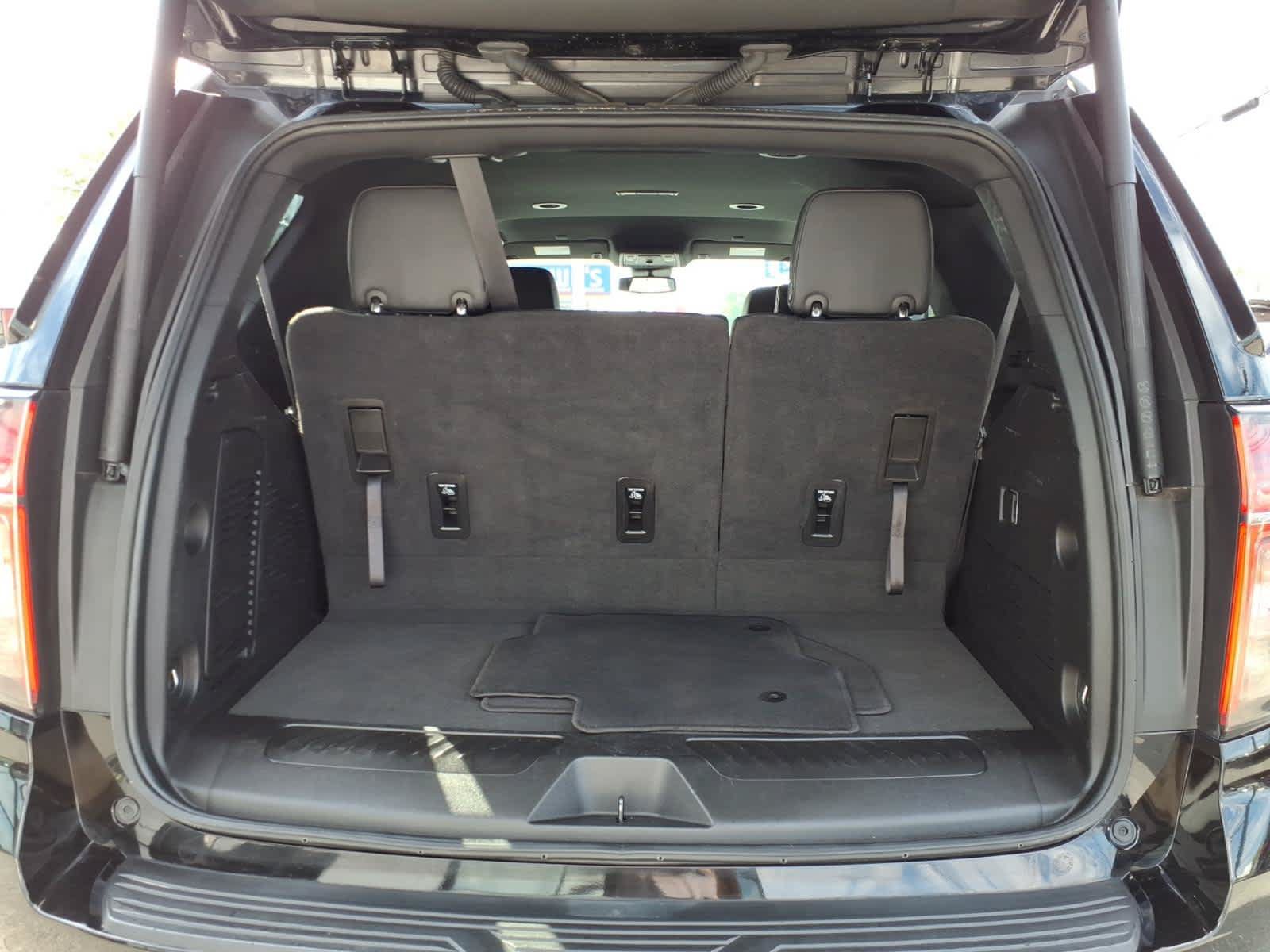 Used 2024 Chevrolet Tahoe LT AWD/4WD image 16