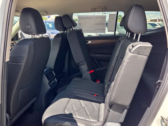New 2026 Volkswagen Atlas SE FWD image 7