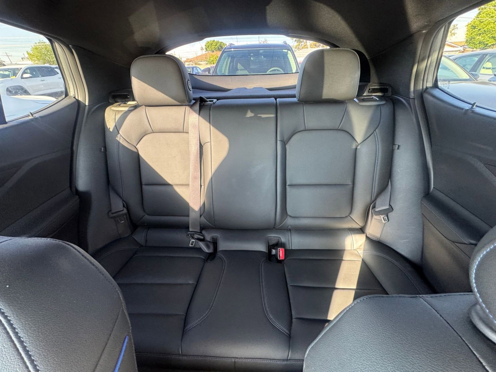 Used 2025 Buick Envista Sport Touring image 36