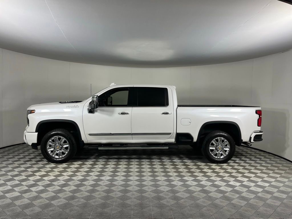 Used 2024 Chevrolet Silverado 2500 High Country w/ High Country Premium Package image 10