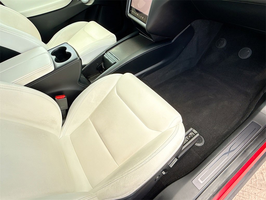 Used 2021 Tesla Model X Performance image 33