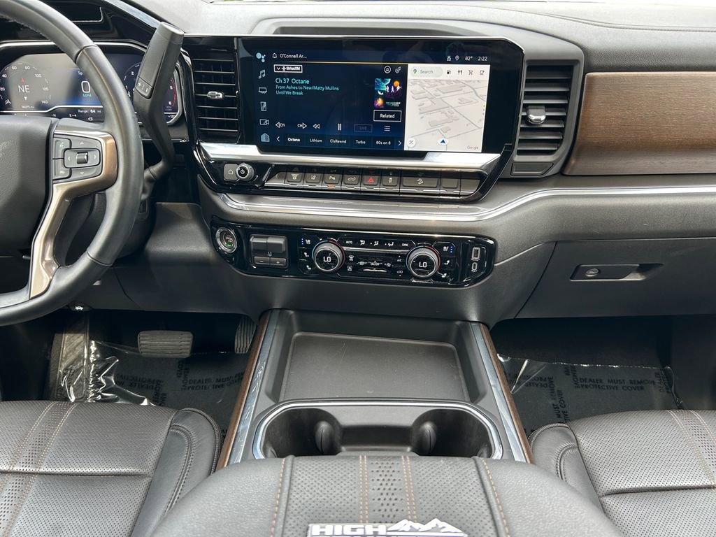 Used 2024 Chevrolet Silverado 2500 High Country w/ High Country Premium Package image 12