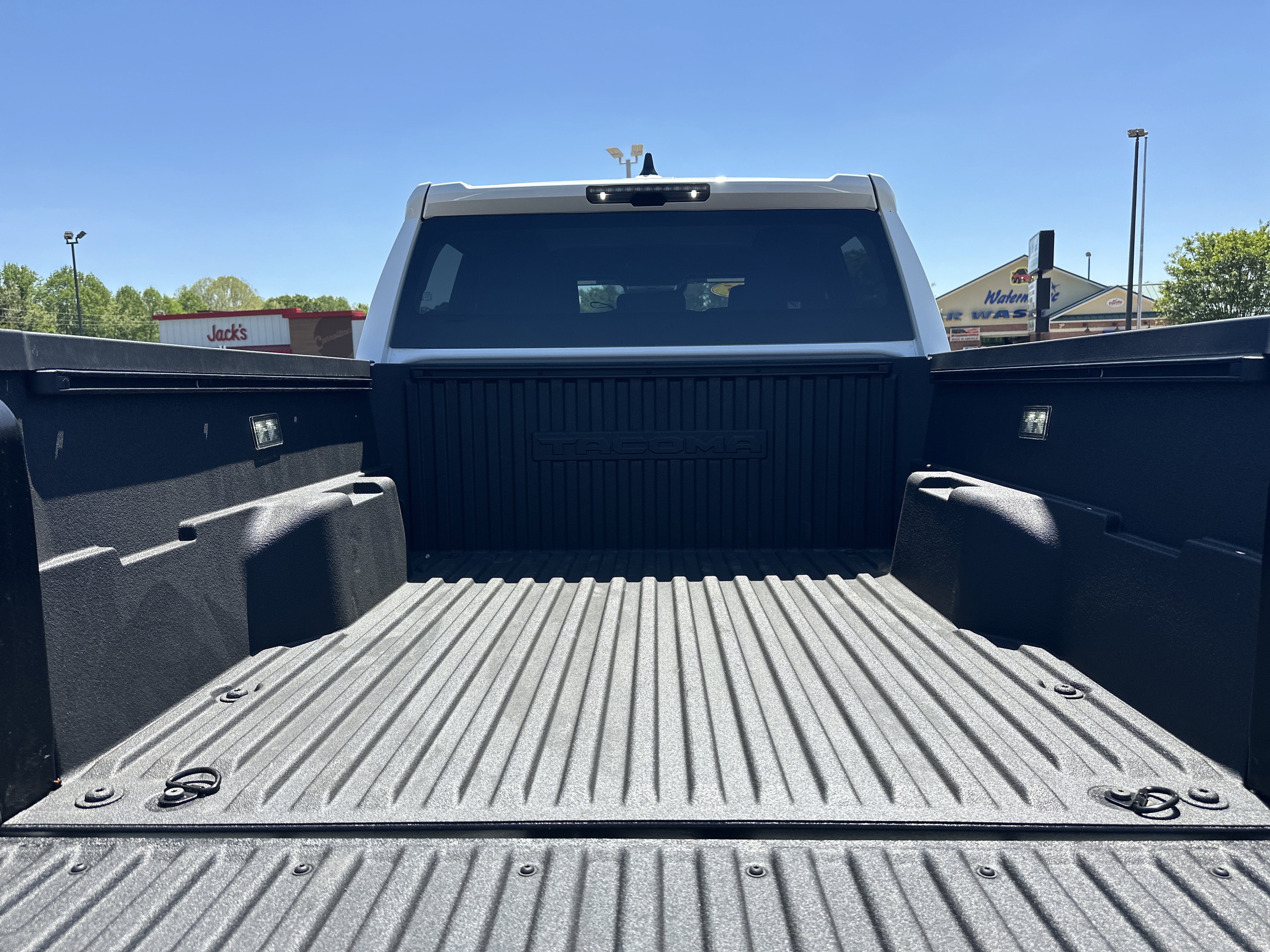 Used 2025 Toyota Tacoma TRD Sport AWD/4WD image 19