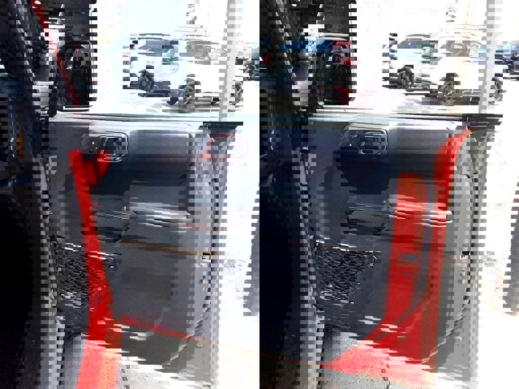 Used 2024 Ford Bronco Badlands image 11