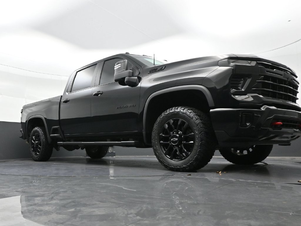 Used 2025 Chevrolet Silverado 2500 LT w/ Trail Boss Package AWD/4WD image 31