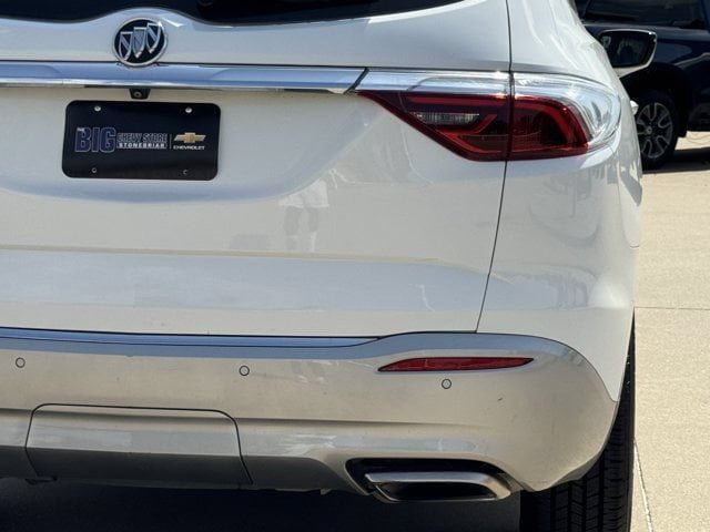 Used 2022 Buick Enclave Essence FWD image 7