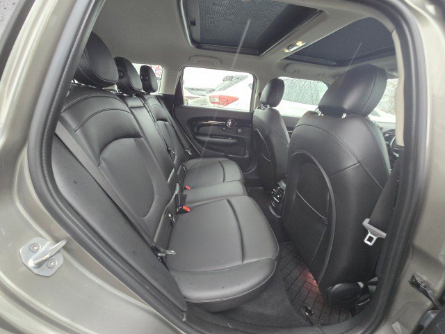 Used 2019 MINI Cooper Clubman S w/ Premium Package image 14