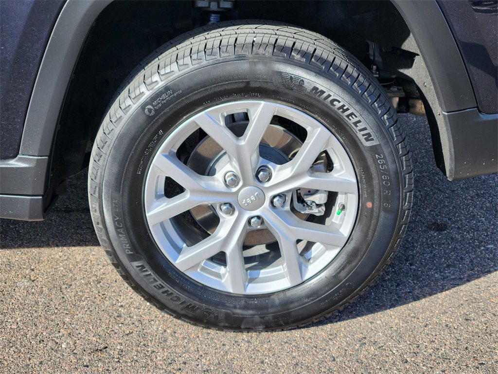 Used 2023 Jeep Grand Cherokee Limited w/ Luxury Tech Group II image 6