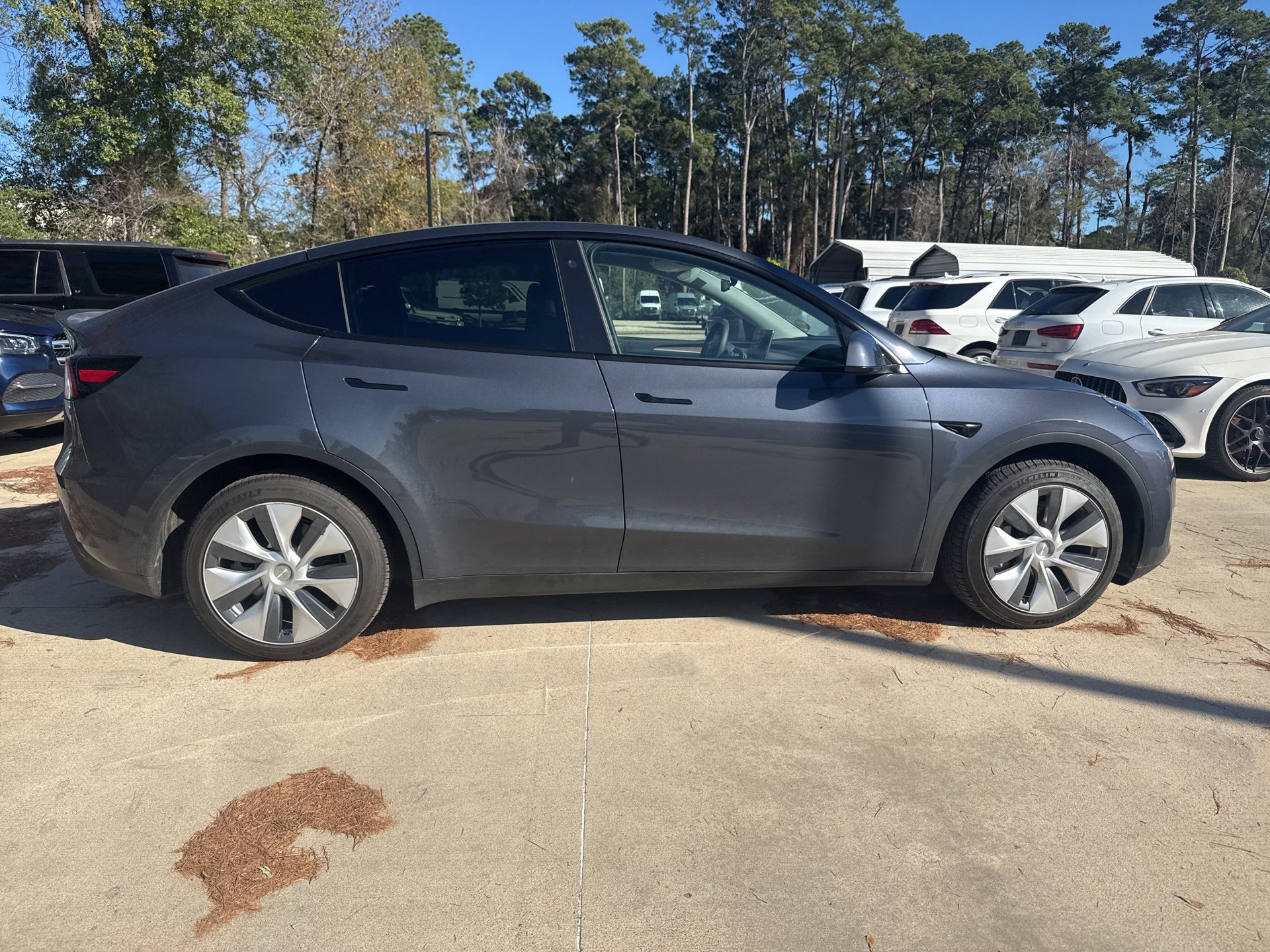 Used 2023 Tesla Model Y Long Range image 3