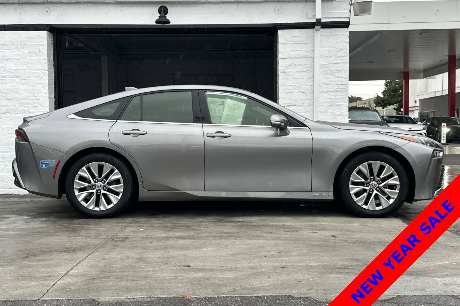 Used 2021 Toyota Mirai XLE image 3