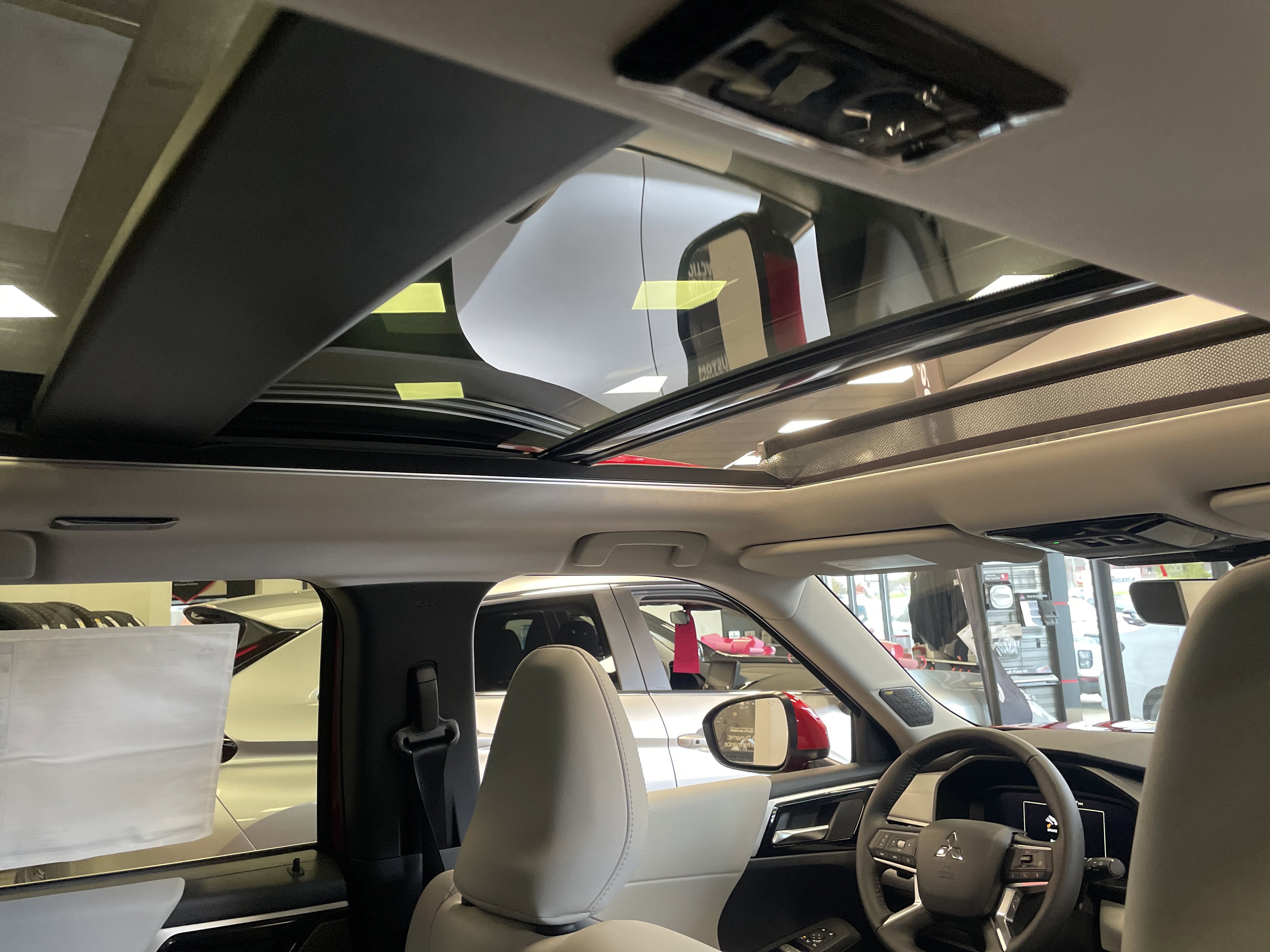 New 2025 Mitsubishi Outlander SE image 9