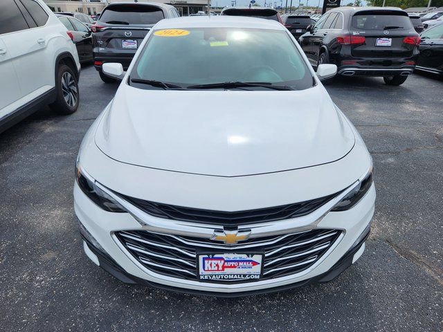 Used 2024 Chevrolet Malibu LT image 2