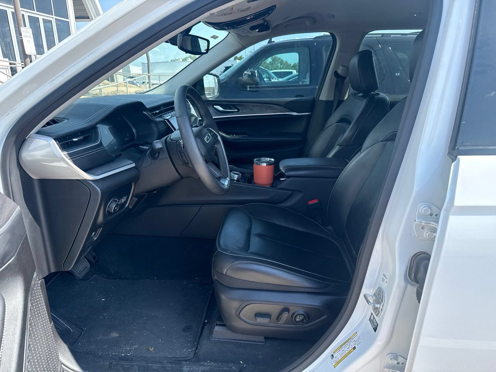Used 2023 Jeep Grand Cherokee L Limited RWD image 13