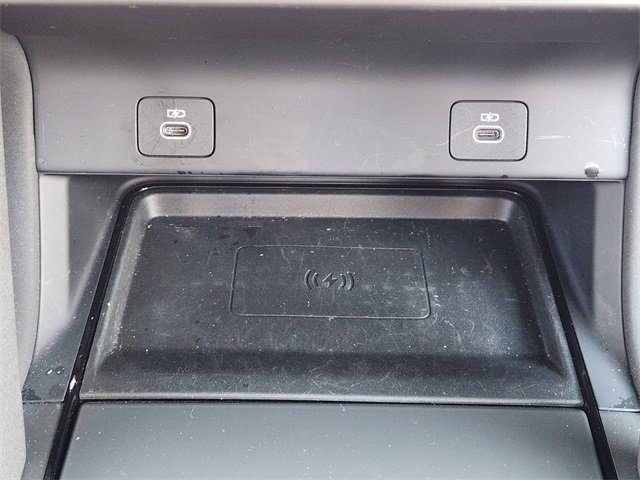 Used 2024 Land Rover Discovery Sport Dynamic SE image 18