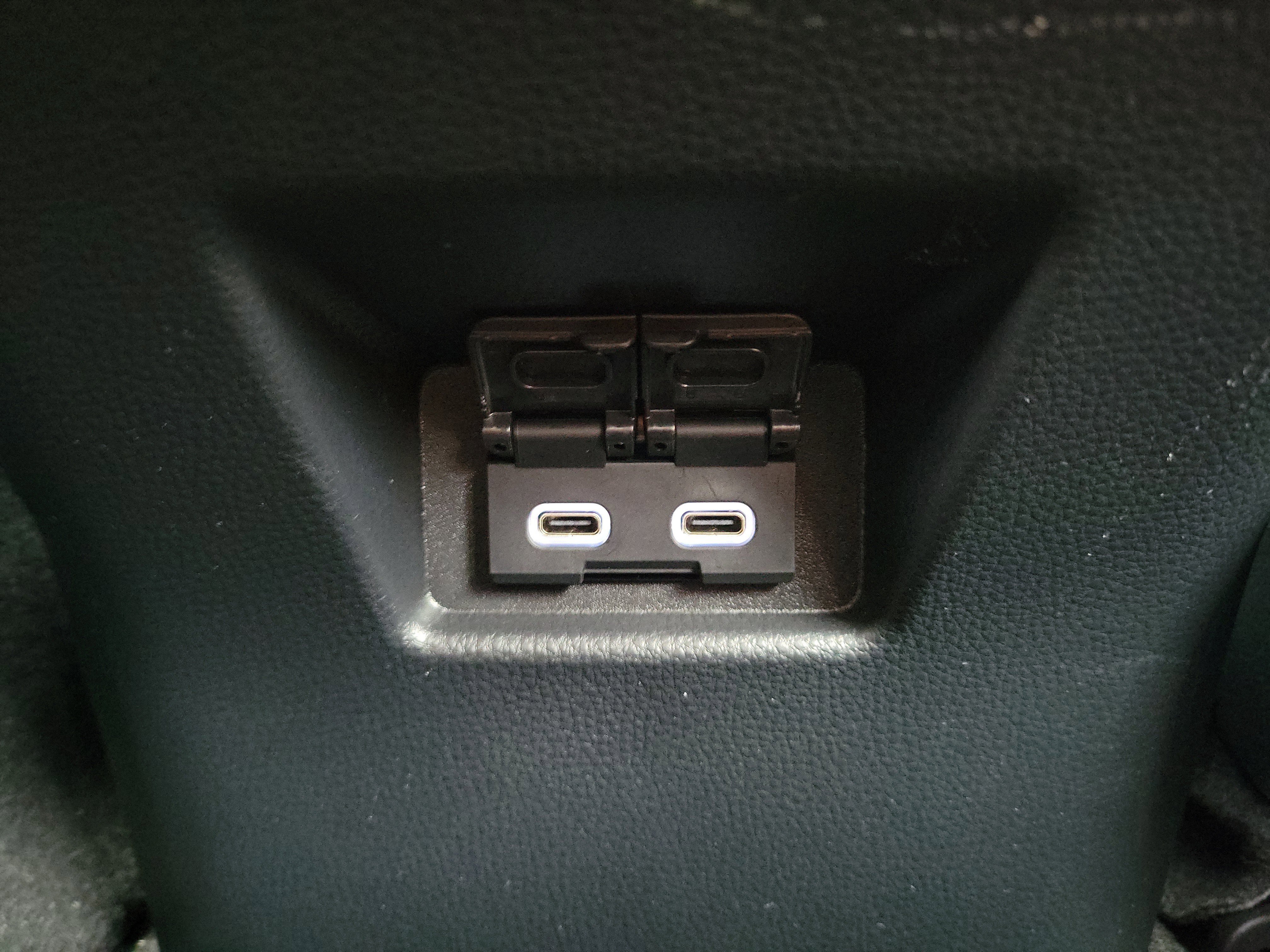 Used 2023 Toyota Venza Limited image 16